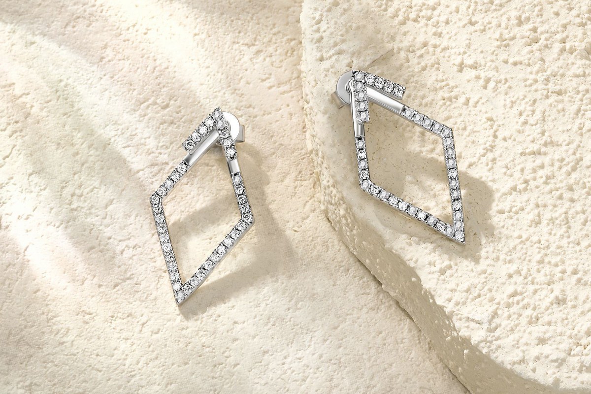Engagement Ring Budgets: How to Split the Money Wisely