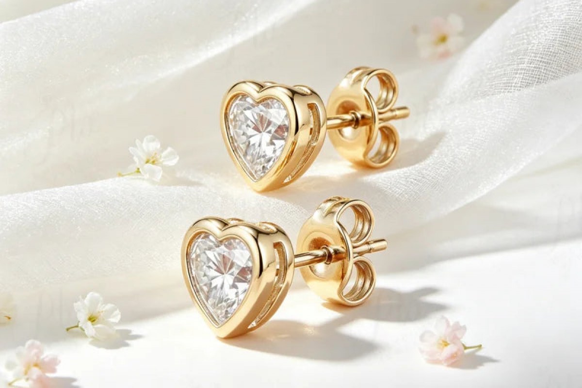 How to Clean Moissanite Jewelry (and Keep It Sparkling)