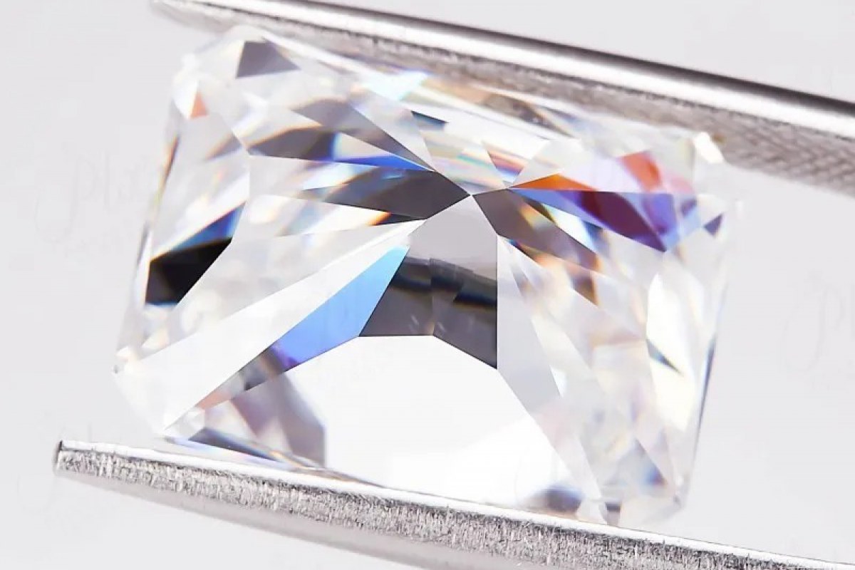 Loose Stones: How to Buy a Loose Moissanite or Lab Diamond