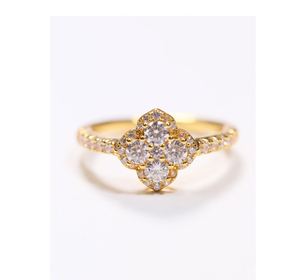 Customizable Moissanite Ring MG083