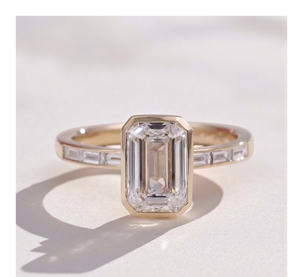 Customizable Moissanite Ring MG087